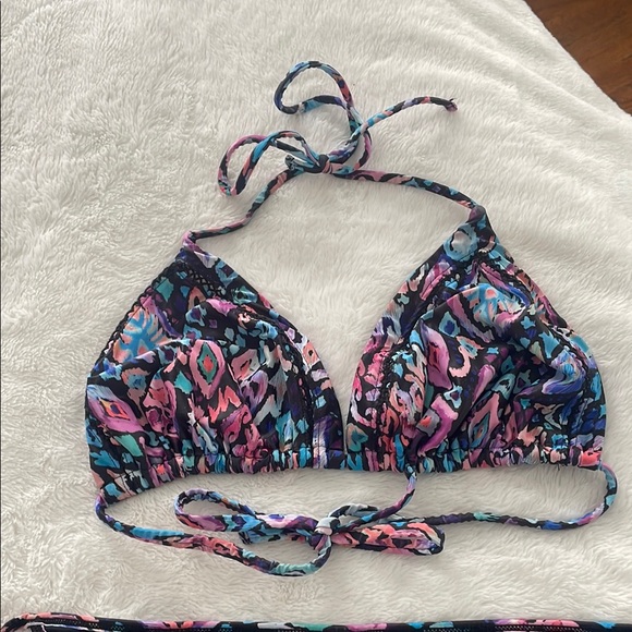 Colorful Abstract Bikini Set - Picture 4 of 6